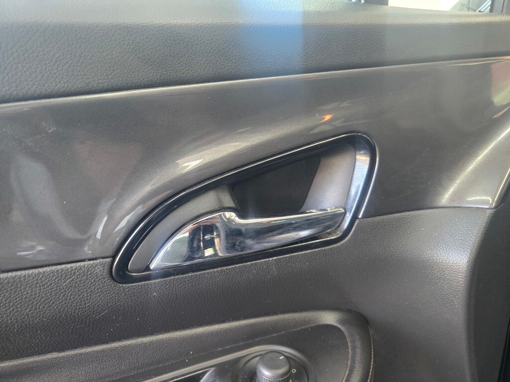 Vehicle image 11 of 33