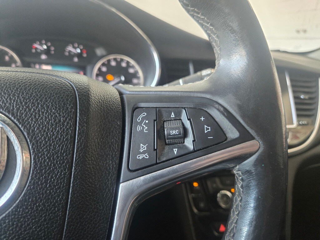 Vehicle image 21 of 33