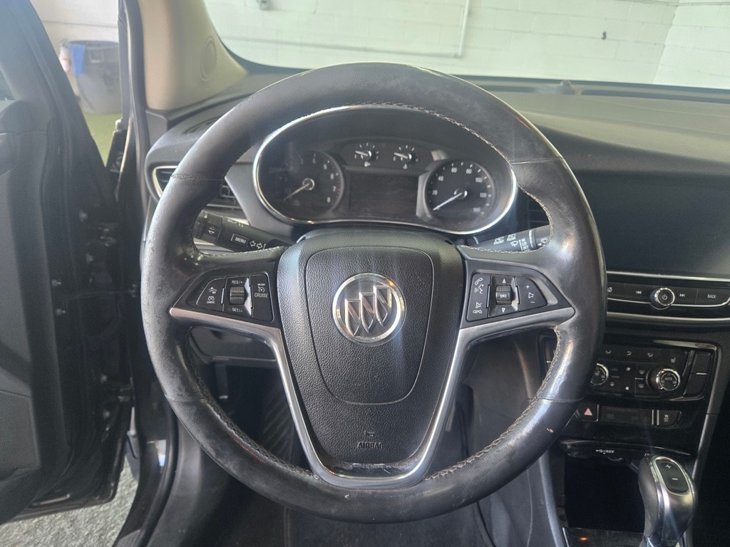Vehicle image 18 of 33