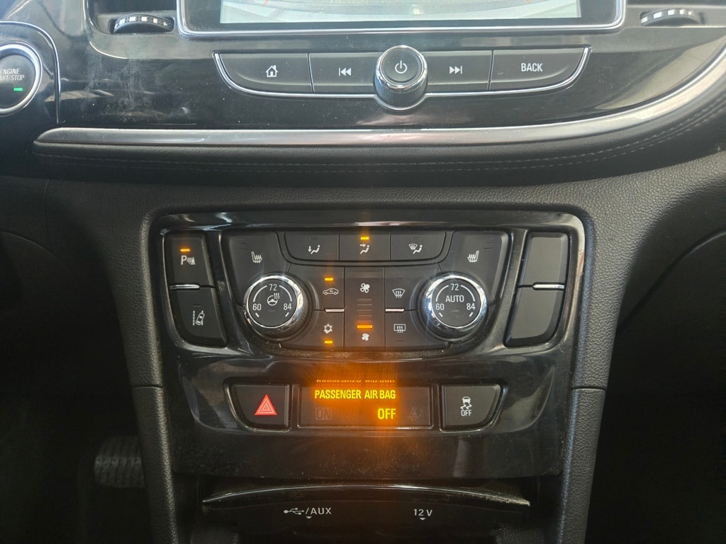 Vehicle image 25 of 33