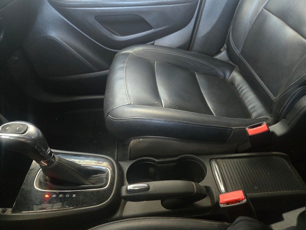 Vehicle image 27 of 33