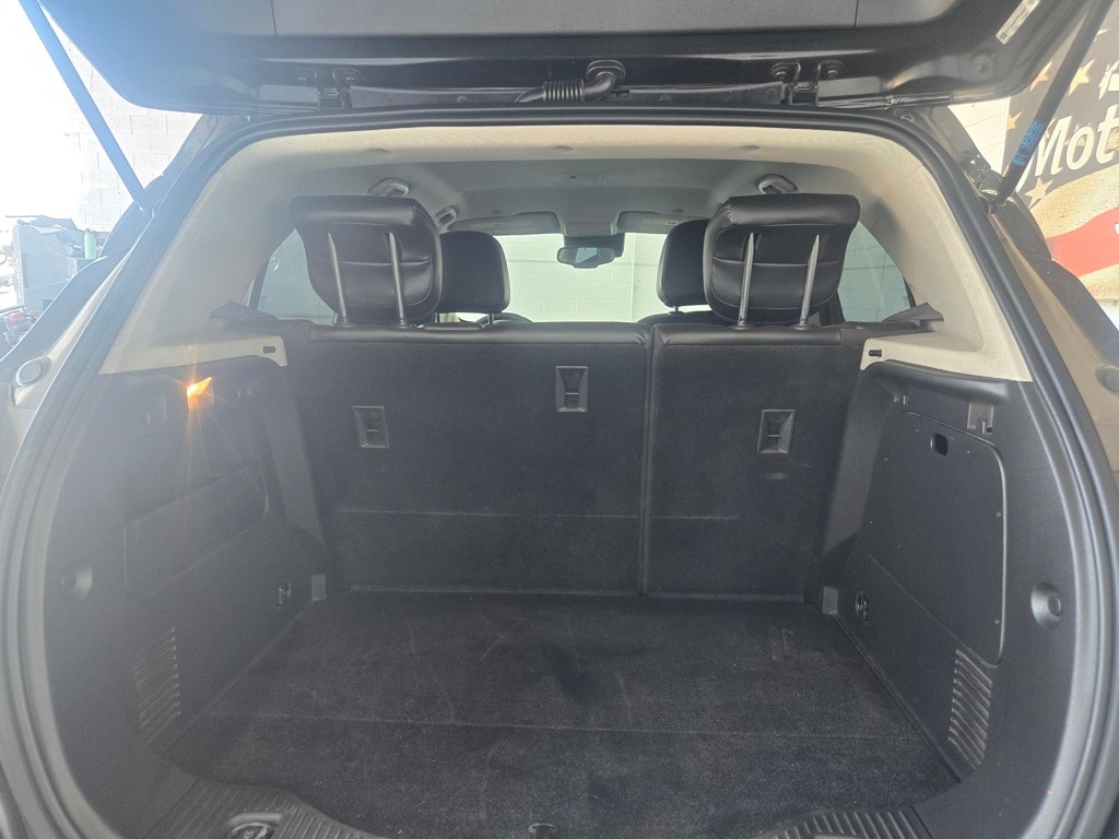 Vehicle image 32 of 33