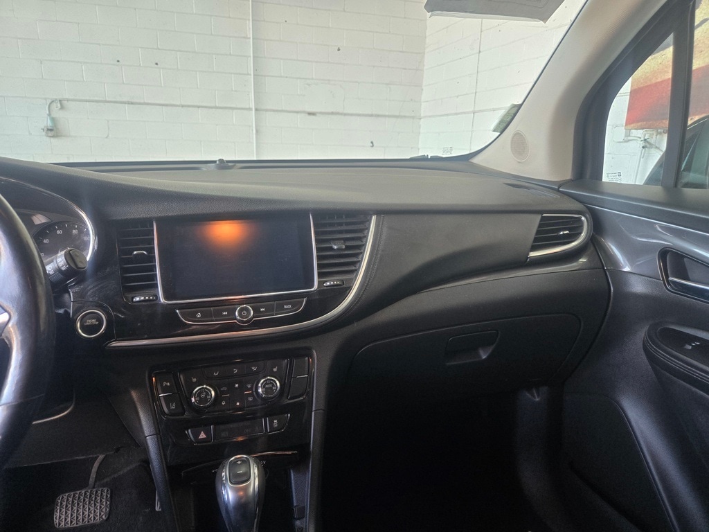 Vehicle image 22 of 33