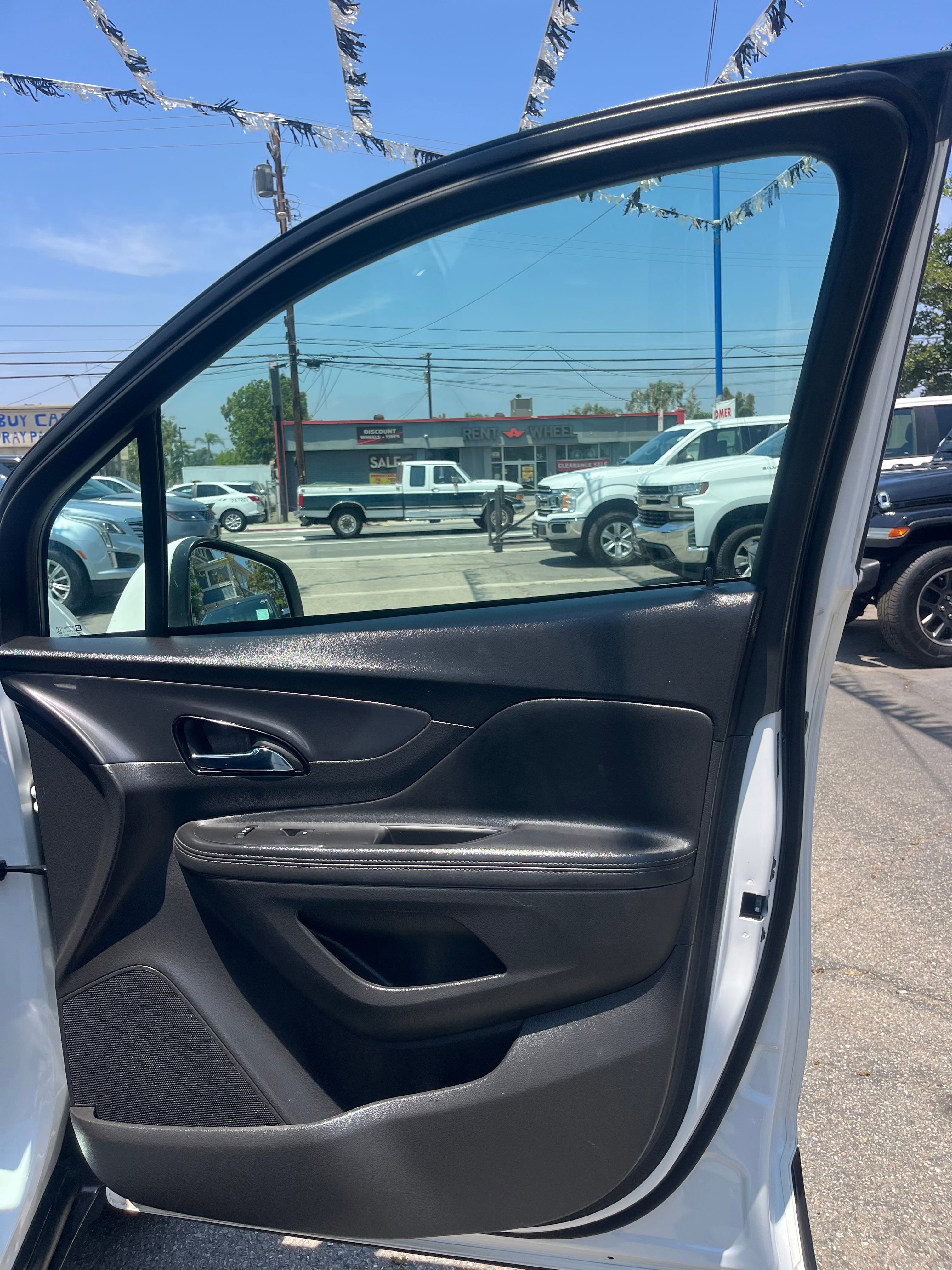Vehicle image 26 of 67