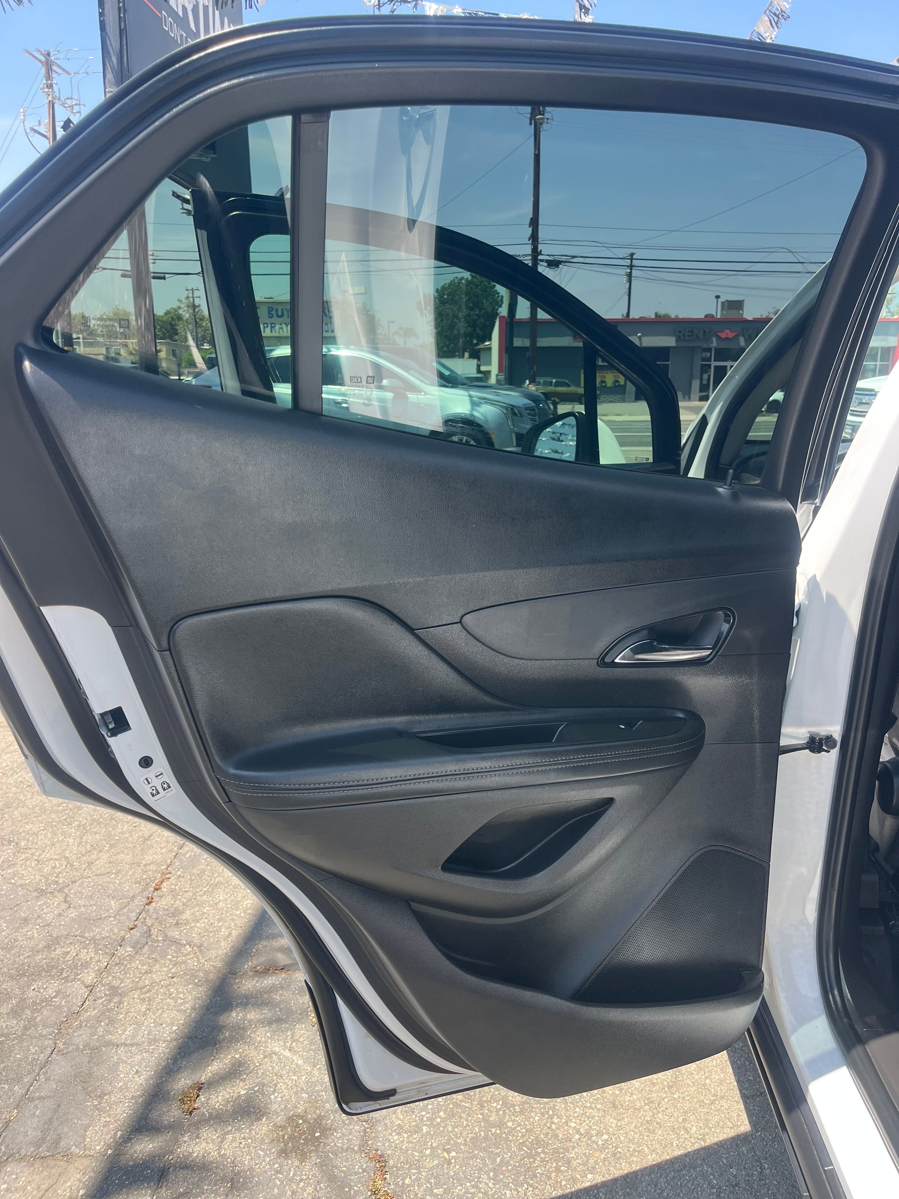 Vehicle image 10 of 67