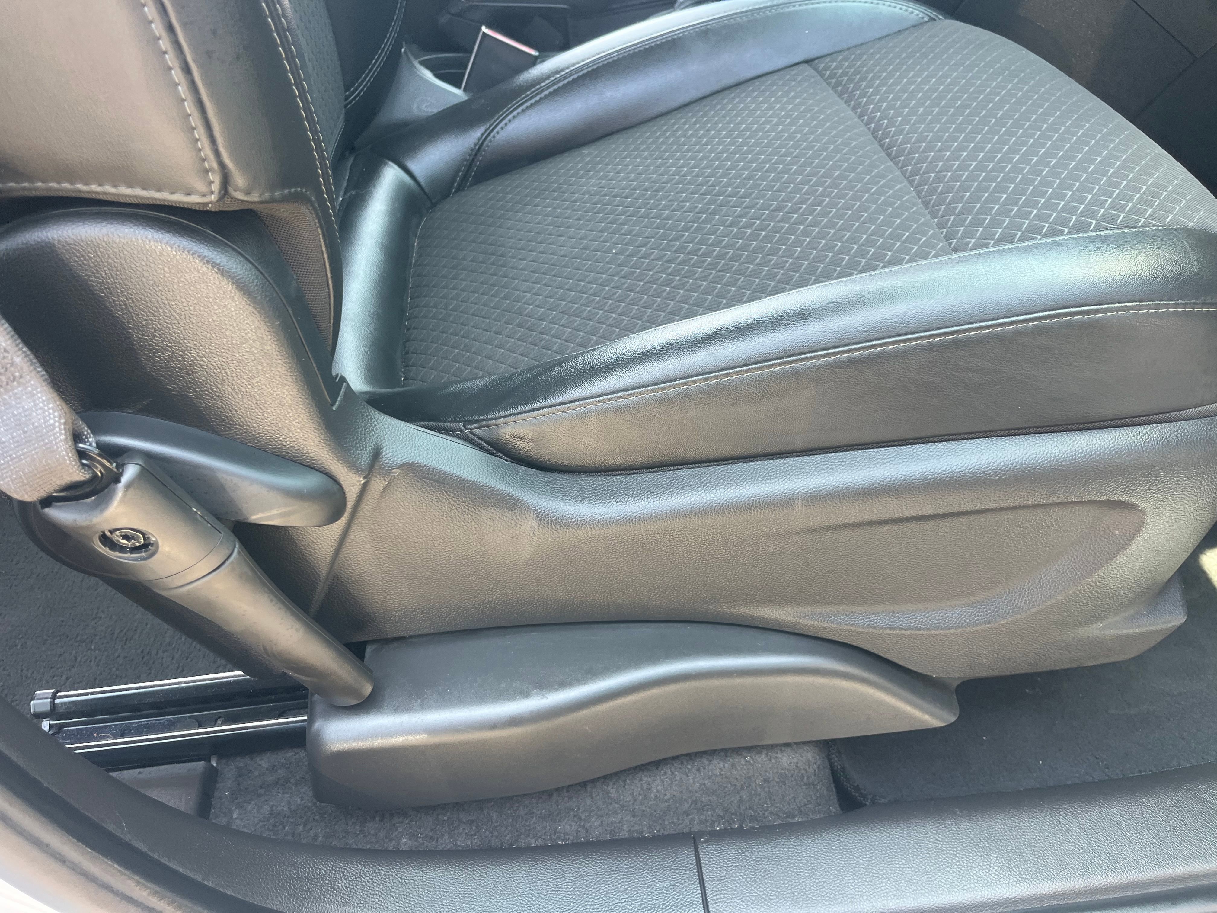 Vehicle image 29 of 67