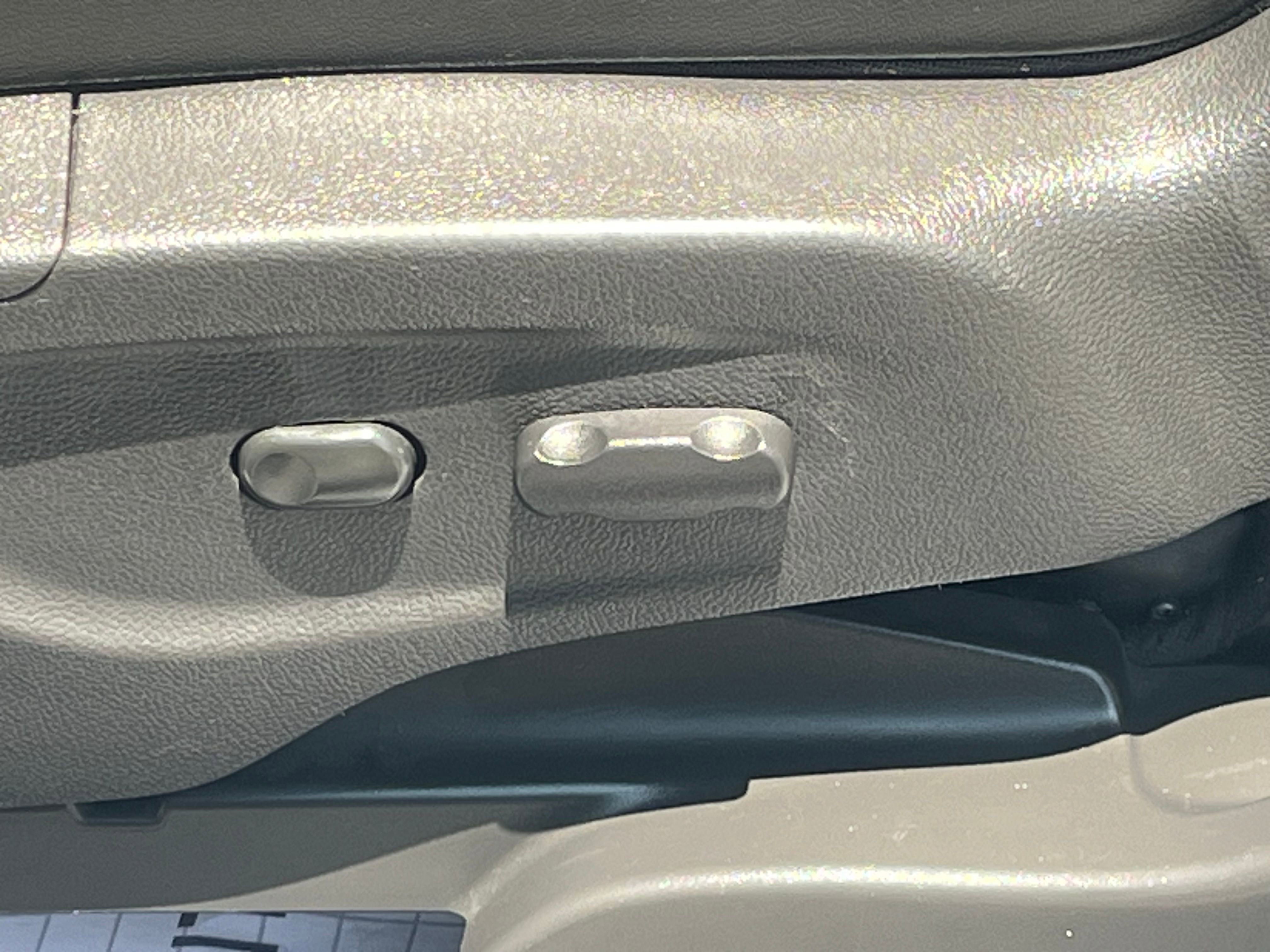 Vehicle image 22 of 67