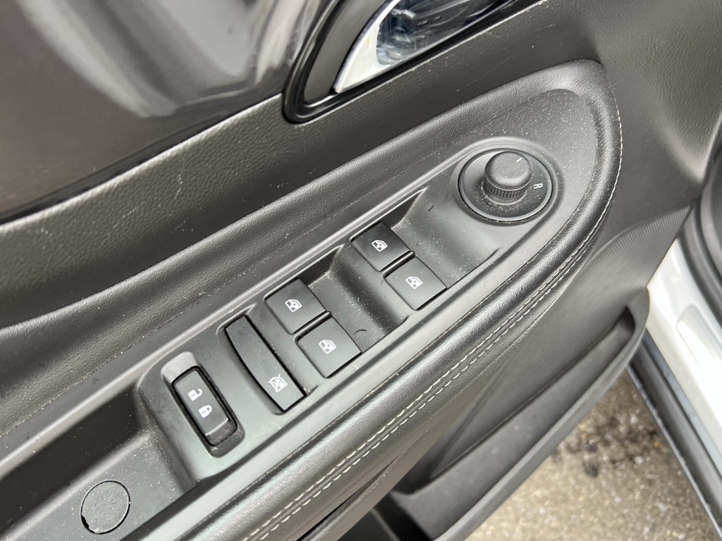 Vehicle image 12 of 26