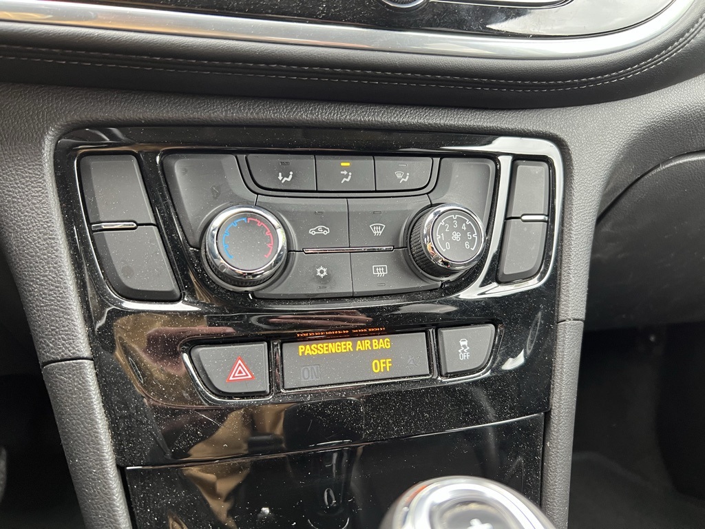 Vehicle image 21 of 26