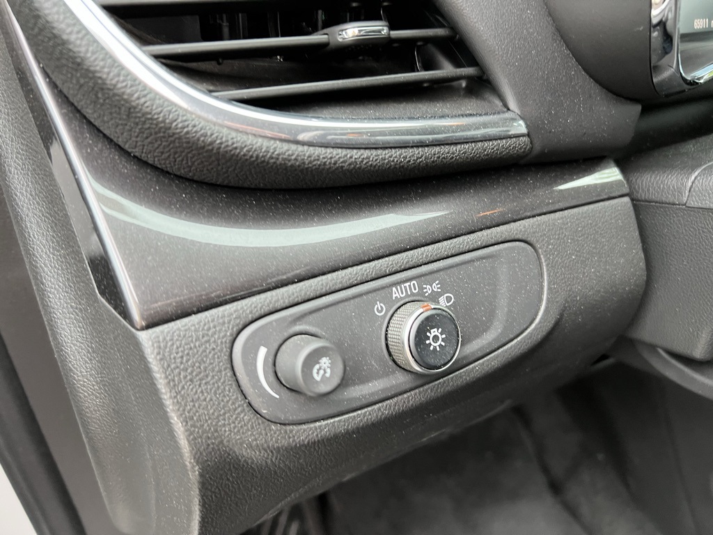 Vehicle image 15 of 26