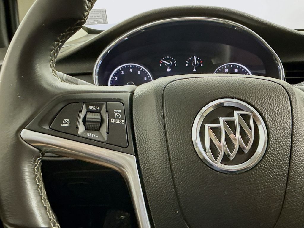 Vehicle image 32 of 34