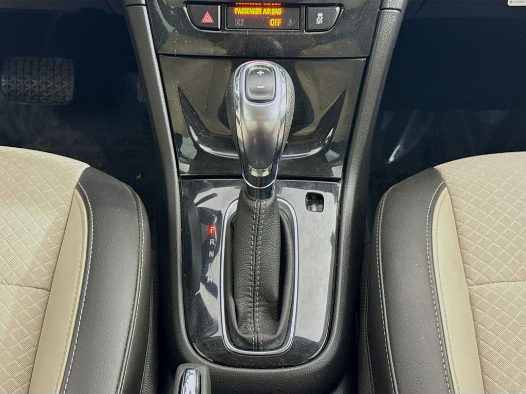 Vehicle image 27 of 34