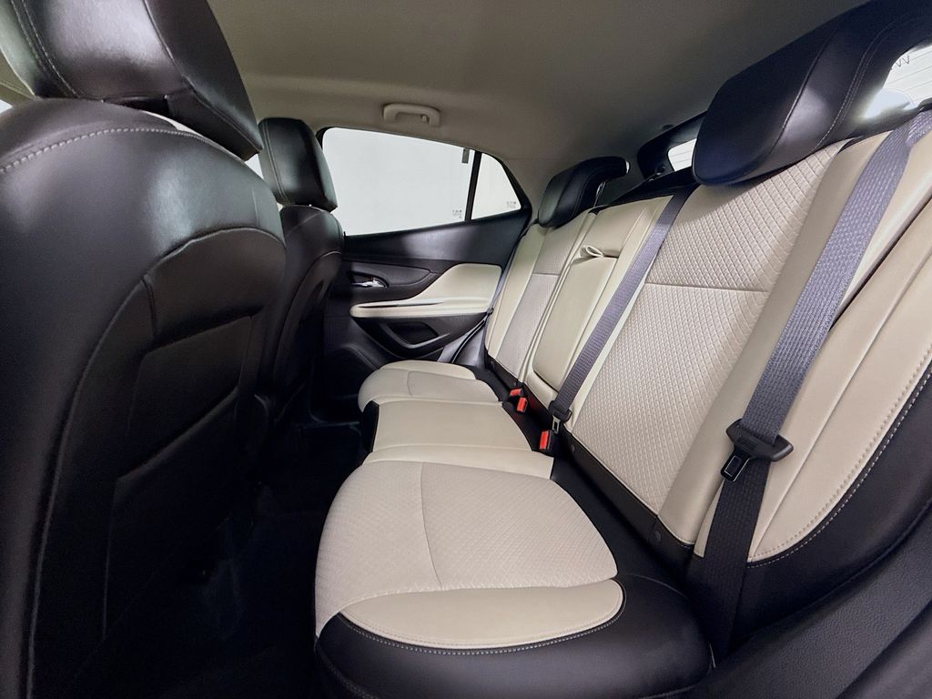 Vehicle image 13 of 34