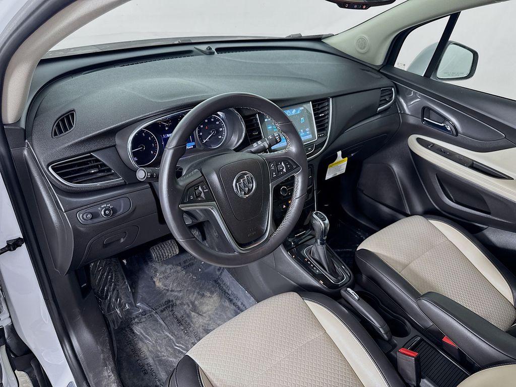 Vehicle image 15 of 34