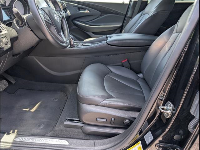 Vehicle image 9 of 20