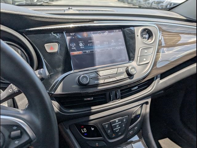 Vehicle image 17 of 20