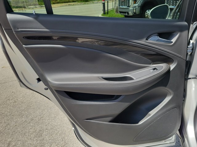 Vehicle image 27 of 38