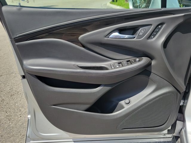 Vehicle image 25 of 38