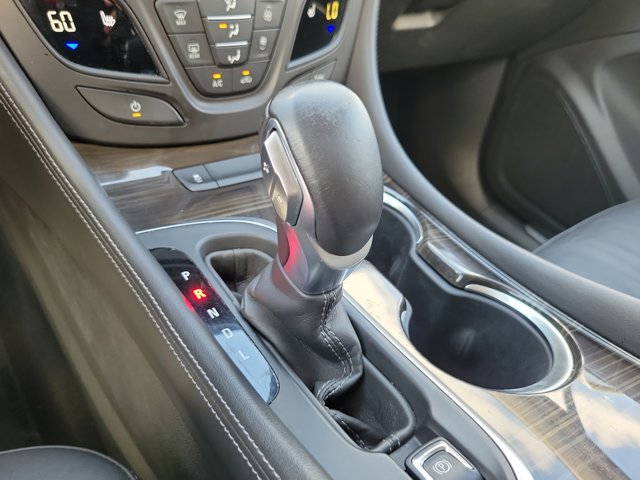 Vehicle image 24 of 38