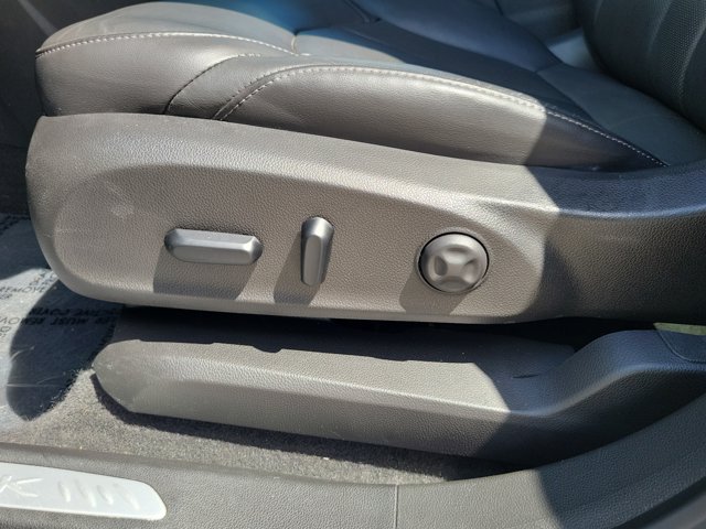 Vehicle image 13 of 38