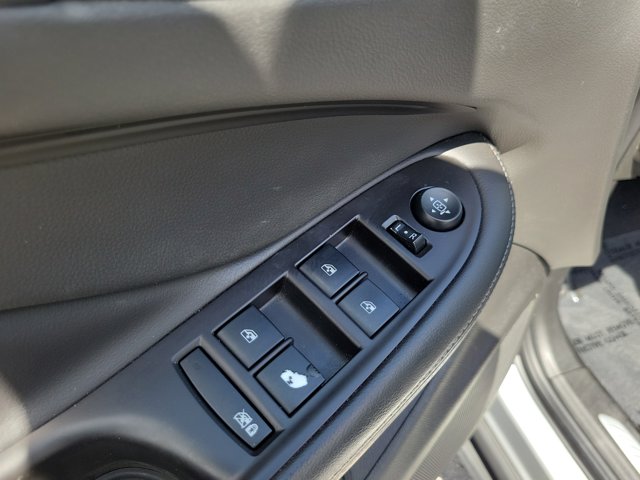 Vehicle image 26 of 38