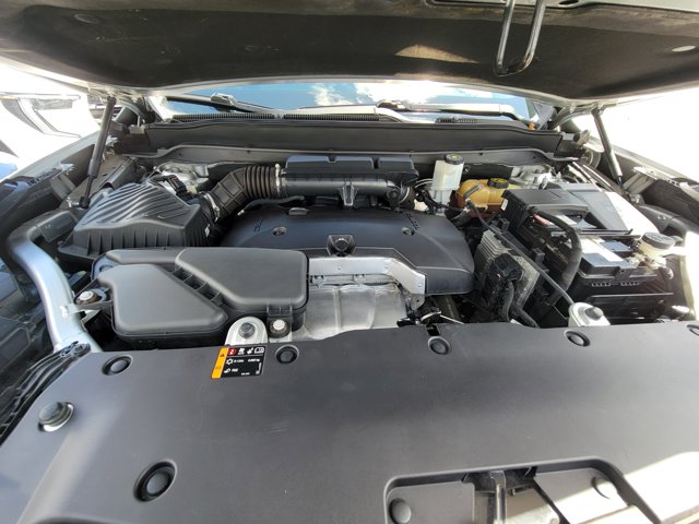 Vehicle image 32 of 38