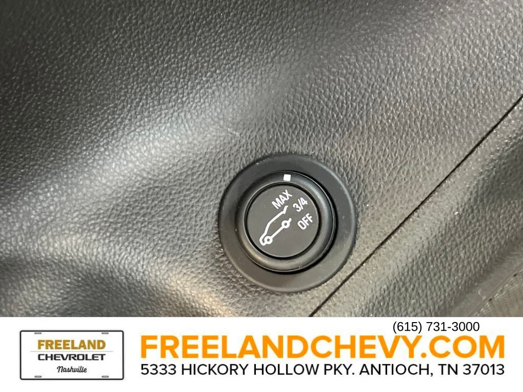 Vehicle image 22 of 28