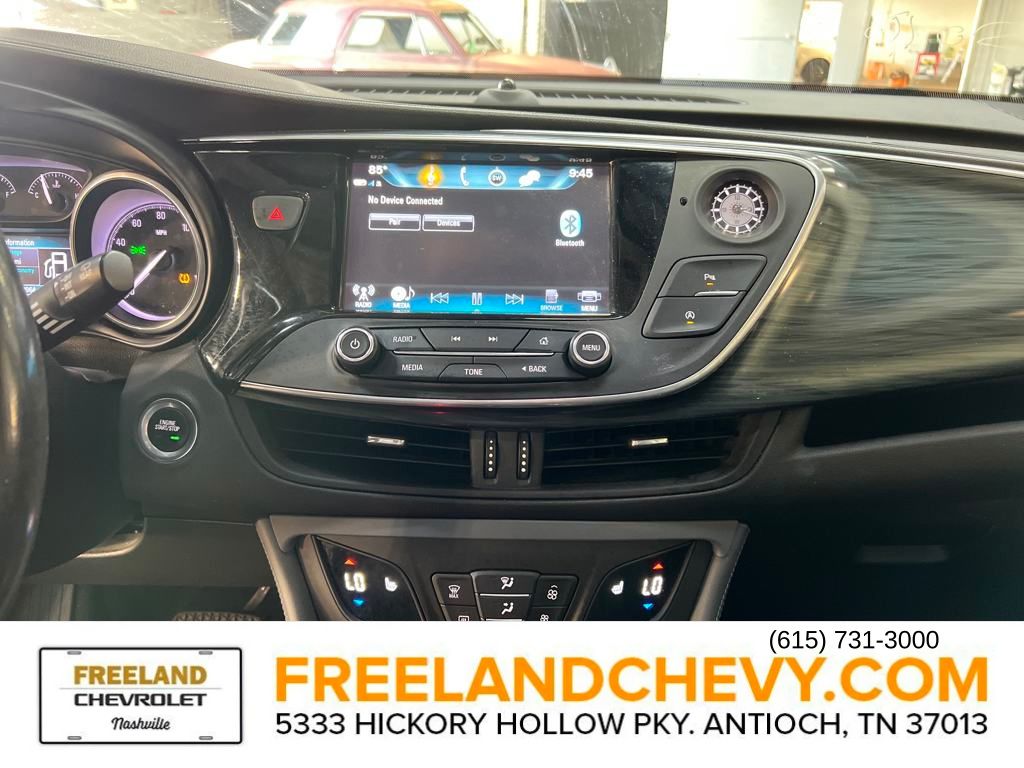 Vehicle image 15 of 28