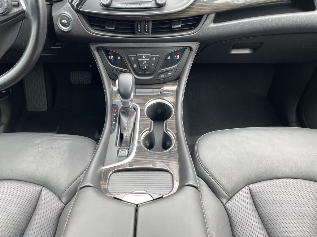 Vehicle image 16 of 20