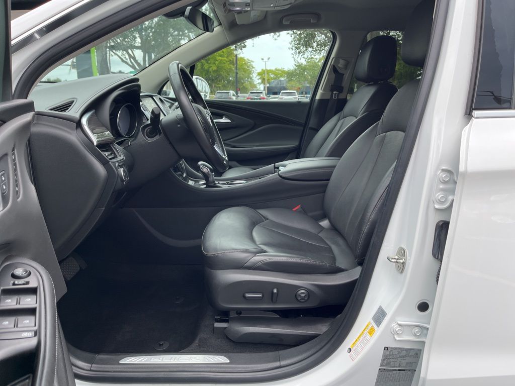 Vehicle image 10 of 20