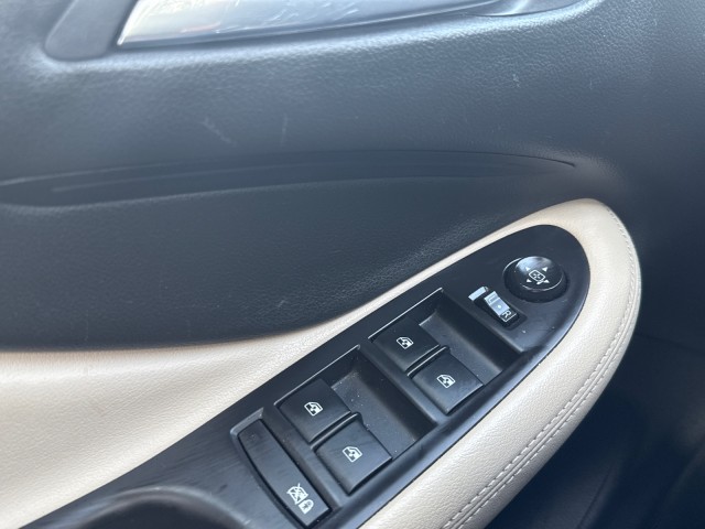 Vehicle image 22 of 23