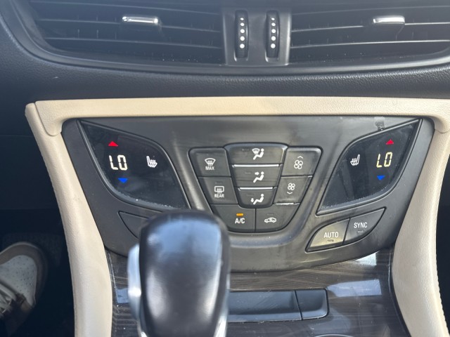 Vehicle image 20 of 23