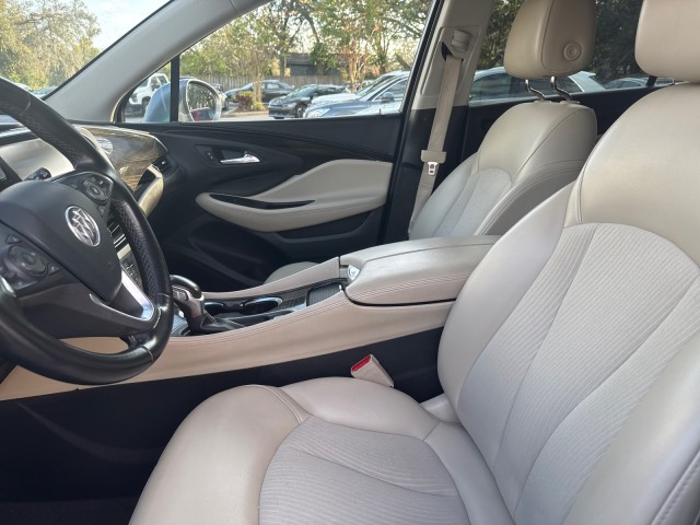 Vehicle image 11 of 23