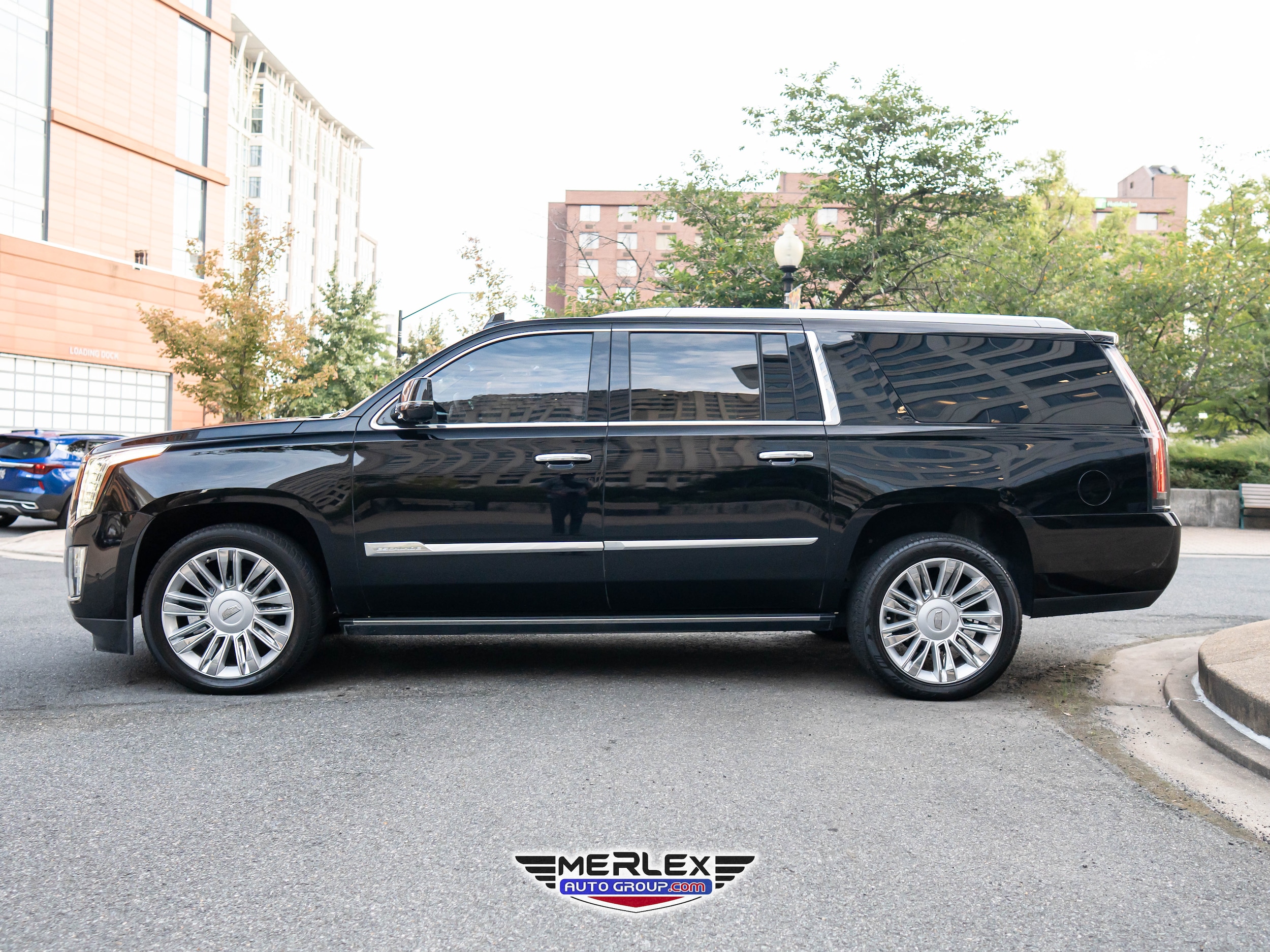 2019 Cadillac Escalade ESV Platinum Image 5 of 51