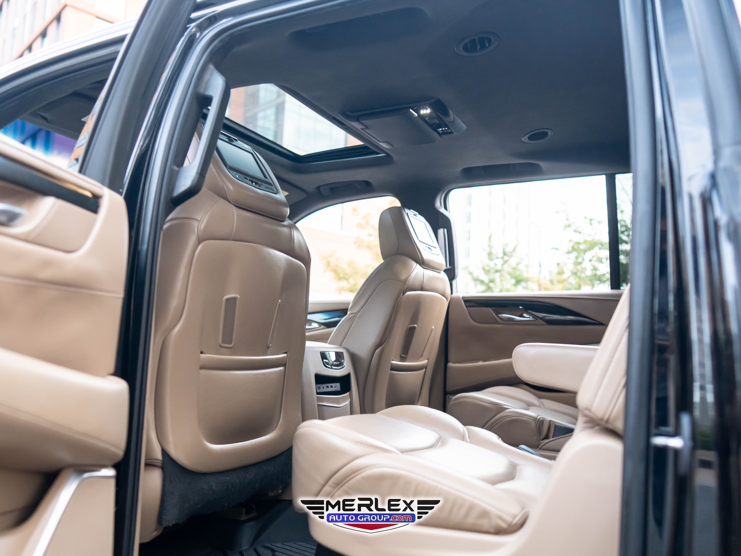 2019 Cadillac Escalade ESV Platinum Image 19 of 51