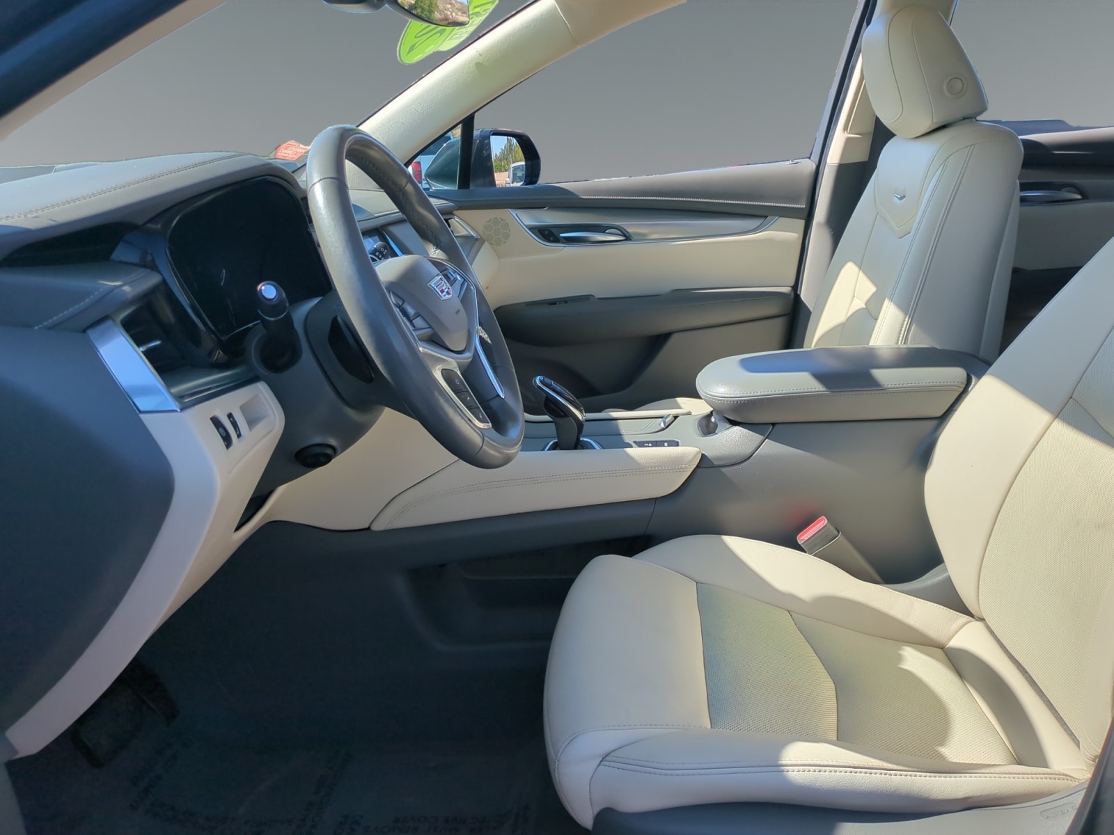 Vehicle image 9 of 15