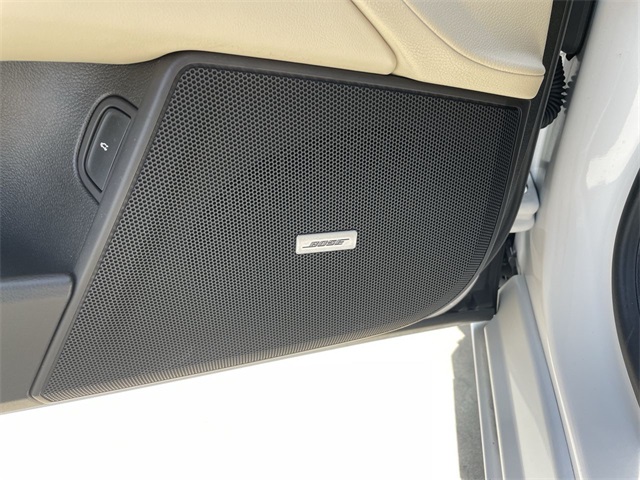 Vehicle image 25 of 45
