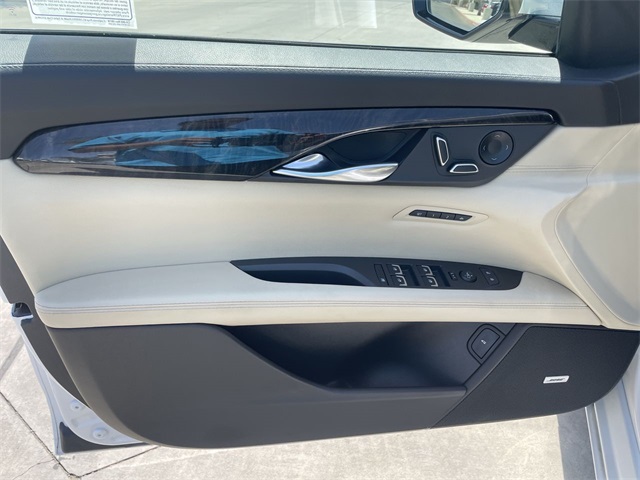 Vehicle image 23 of 45