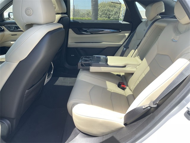 Vehicle image 26 of 45