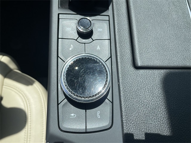 Vehicle image 18 of 45