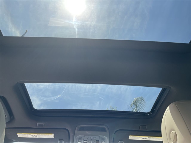 Vehicle image 21 of 45