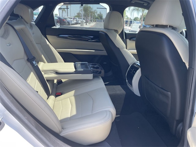Vehicle image 28 of 45