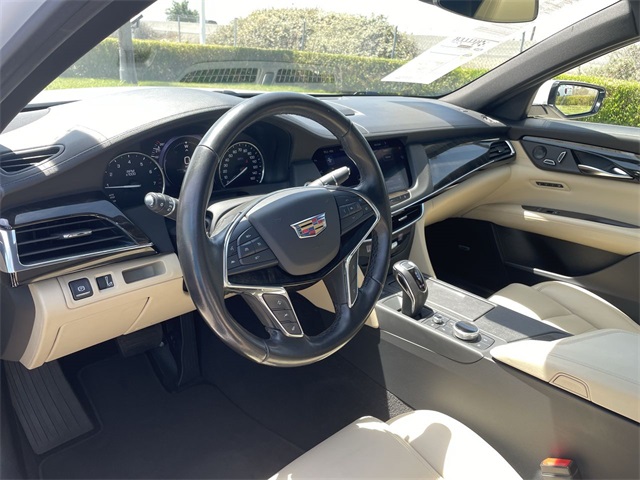 Vehicle image 10 of 45