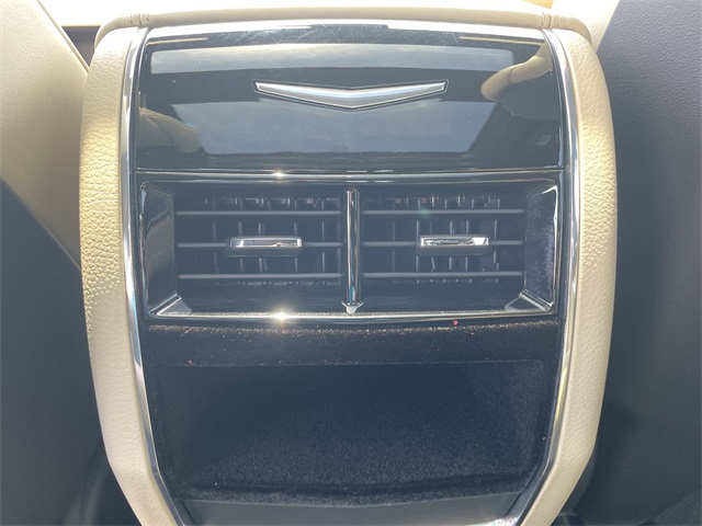 Vehicle image 22 of 45
