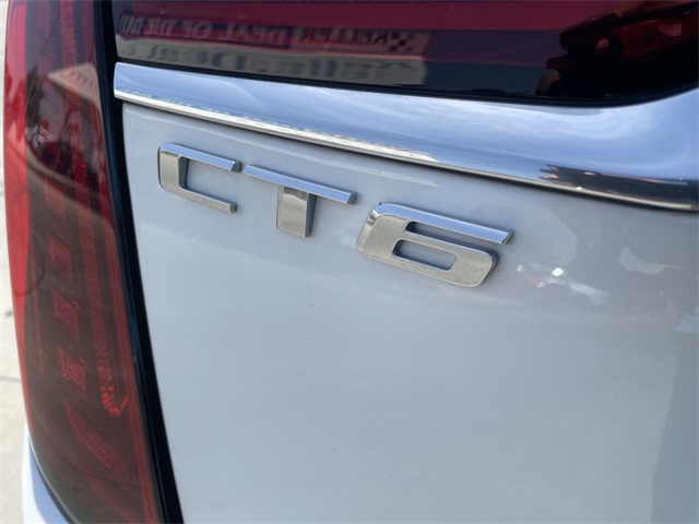 Vehicle image 33 of 45