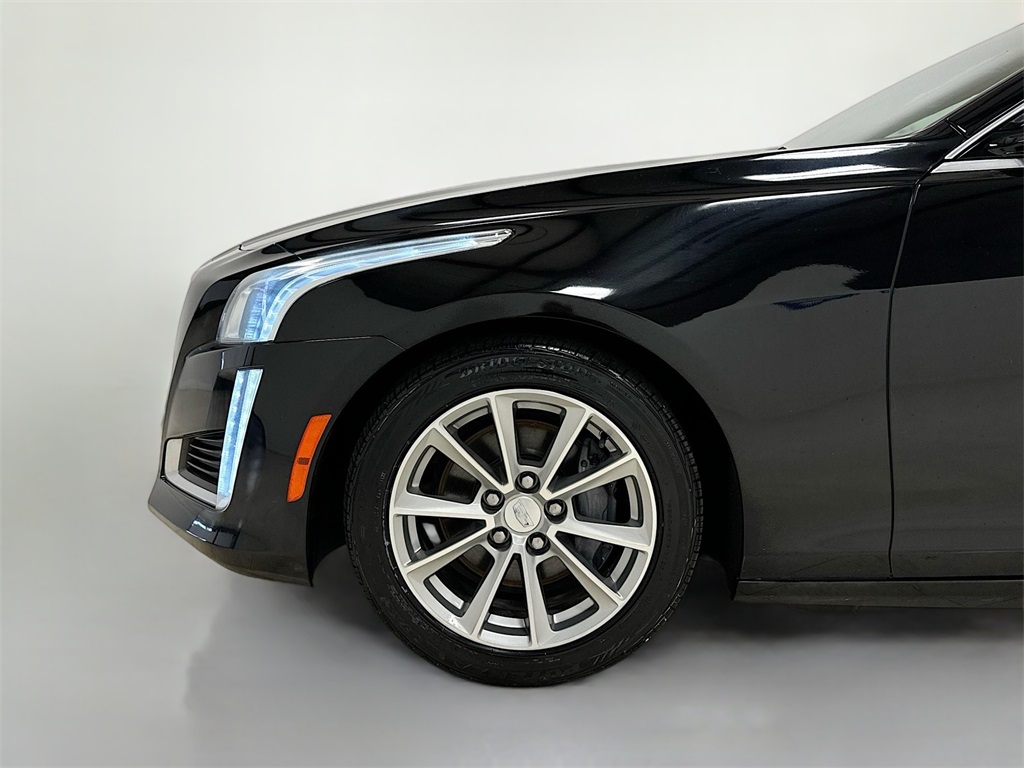 Vehicle image 10 of 32