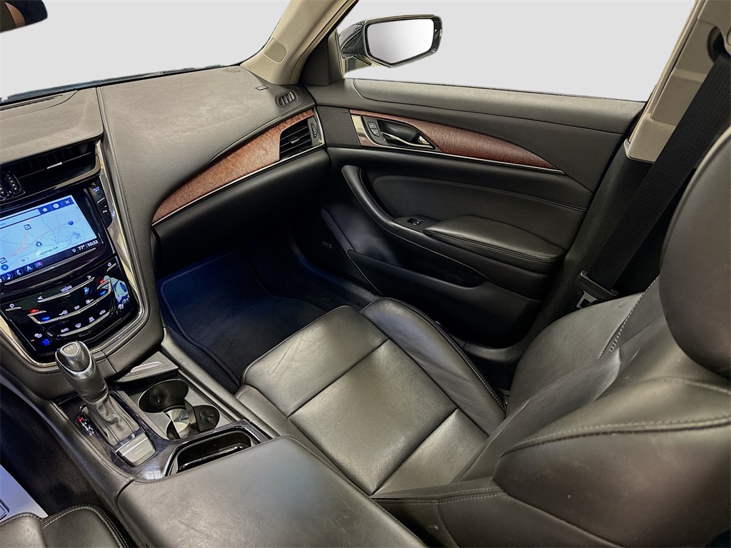 Vehicle image 15 of 32