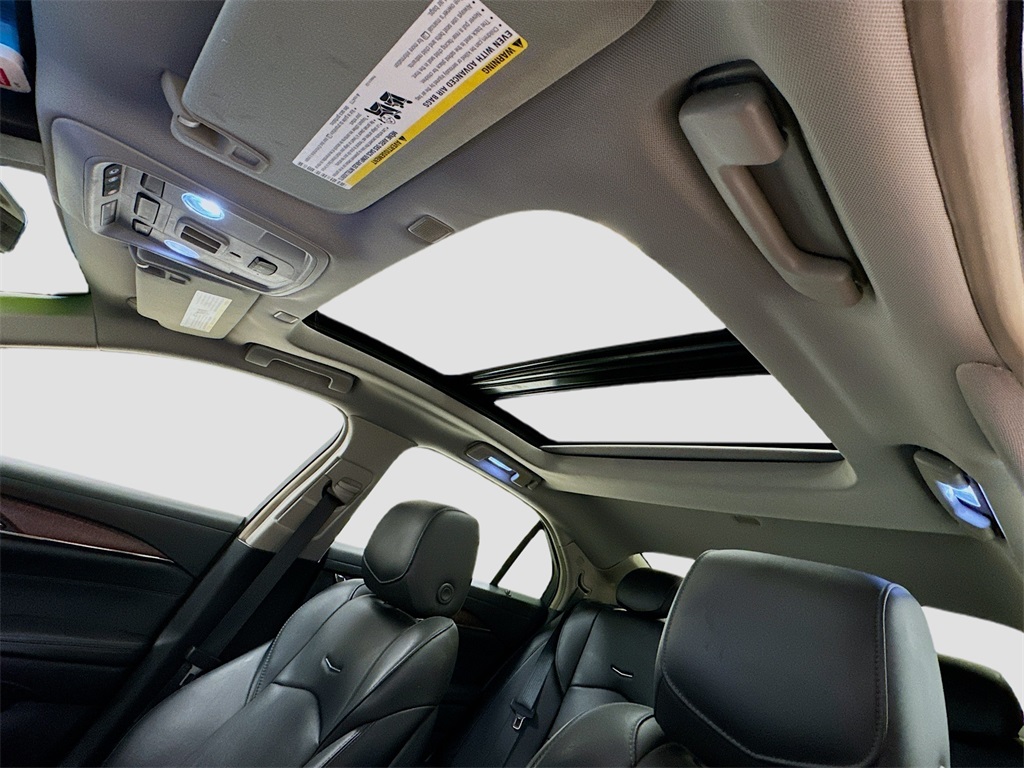 Vehicle image 14 of 32
