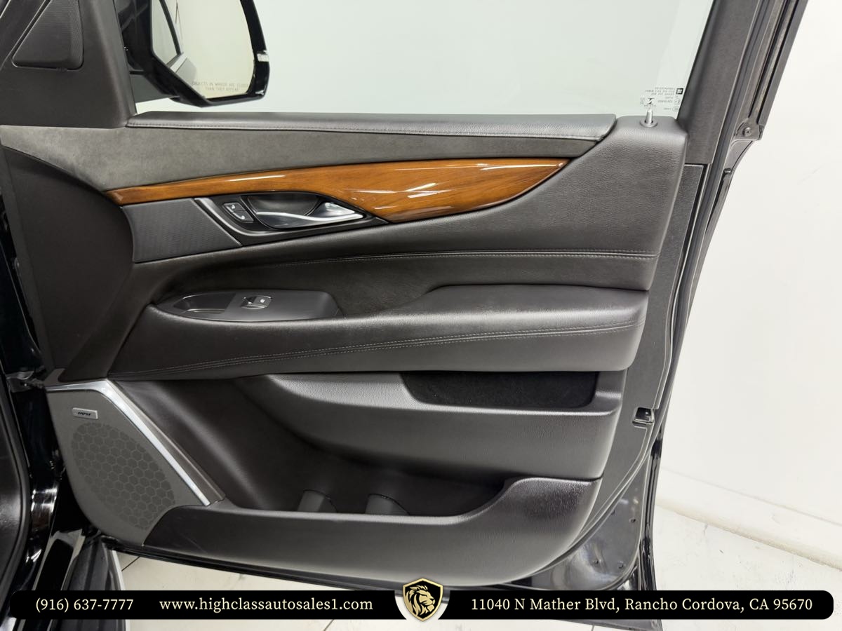 Vehicle image 18 of 47