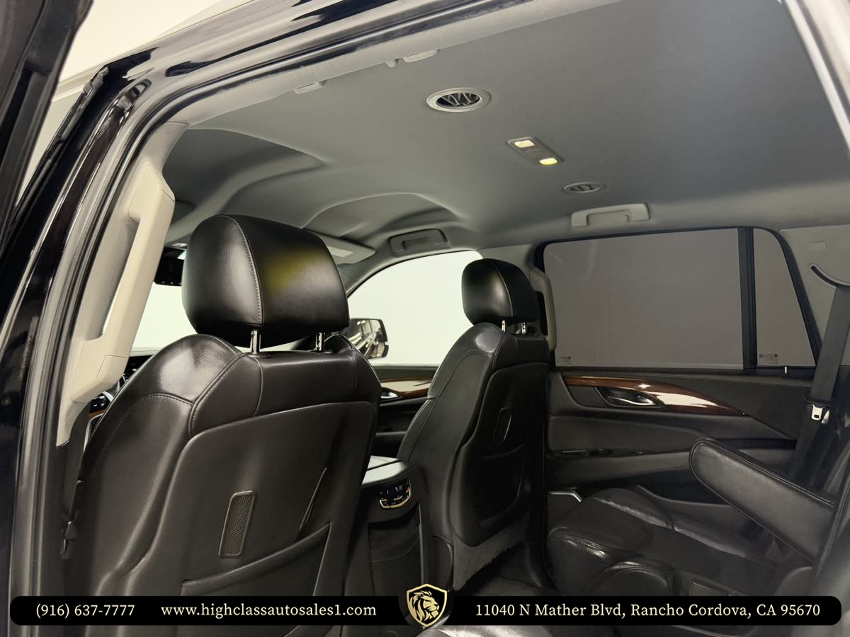 Vehicle image 23 of 47
